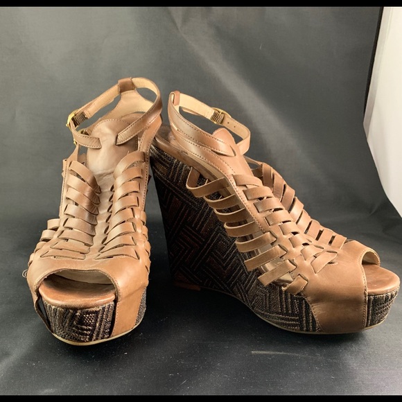 Joan & David Stephy leather sandals. Size 8 - Picture 3 of 6